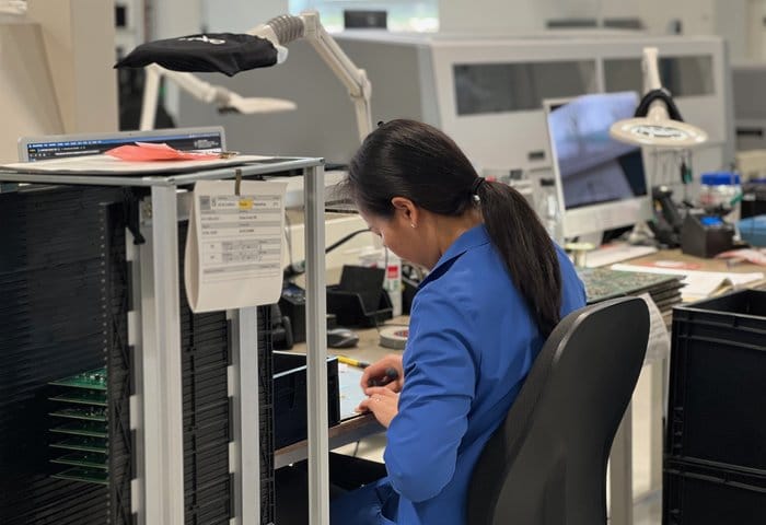 Handlötarbeitsplatz in der Elektronikfertigung